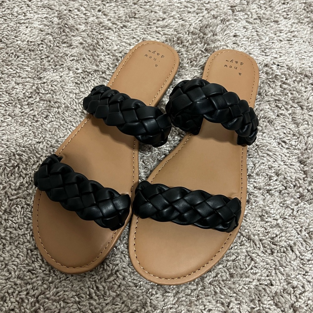 NWOT black braided a new day sandal